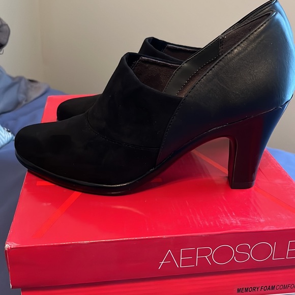 Women’s Aerosoles Congress pumps - Picture 2 of 4